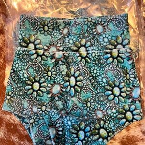 Cute velvet baby shorts